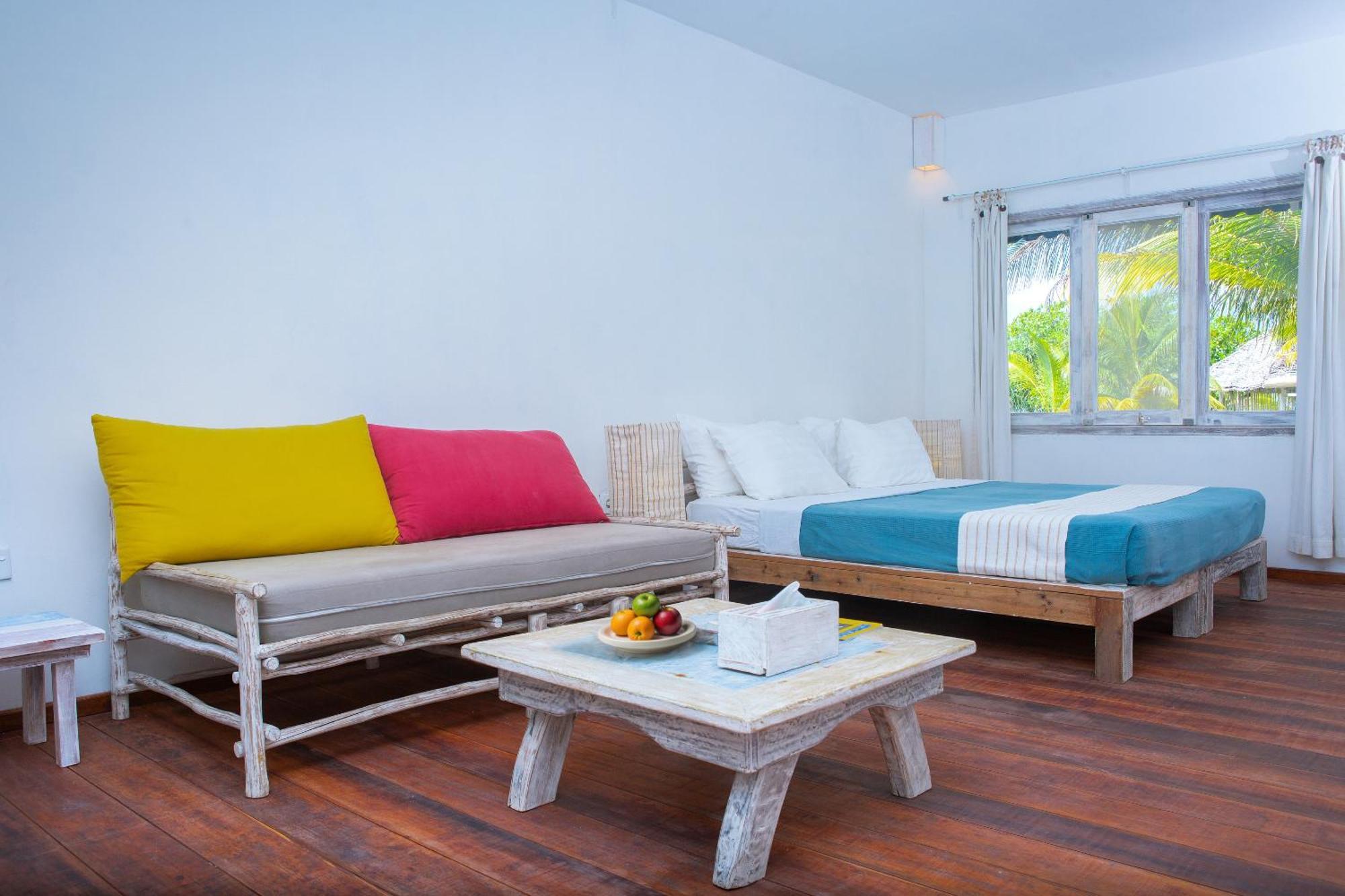 Trikora Beach Club And Resort Teluk Bakau Exterior foto