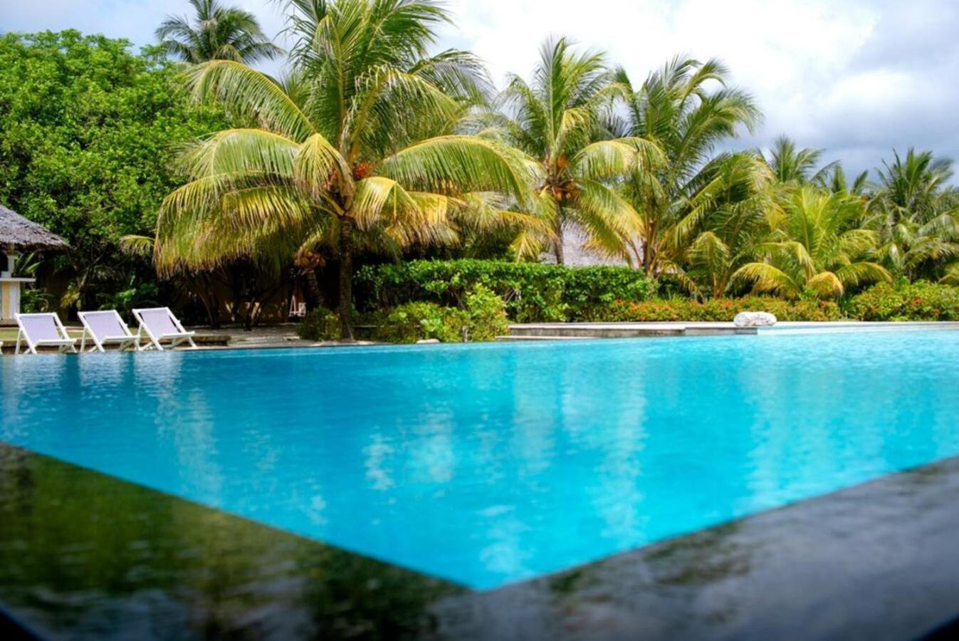 Trikora Beach Club And Resort Teluk Bakau Exterior foto