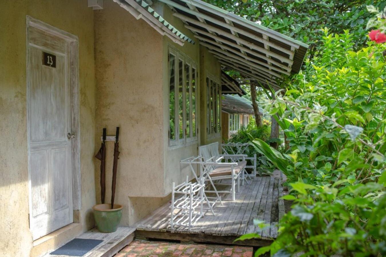 Trikora Beach Club And Resort Teluk Bakau Exterior foto