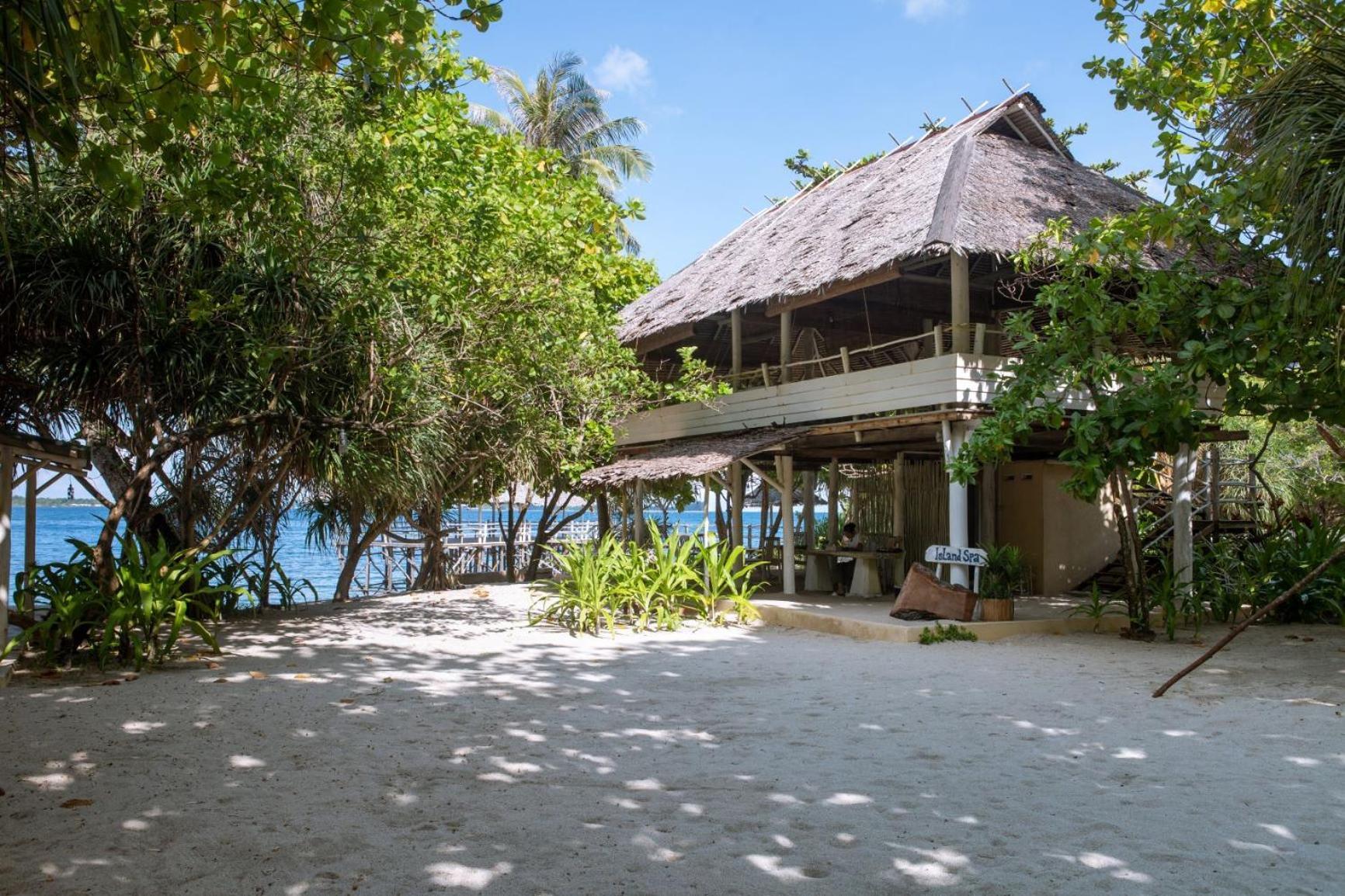 Trikora Beach Club And Resort Teluk Bakau Exterior foto