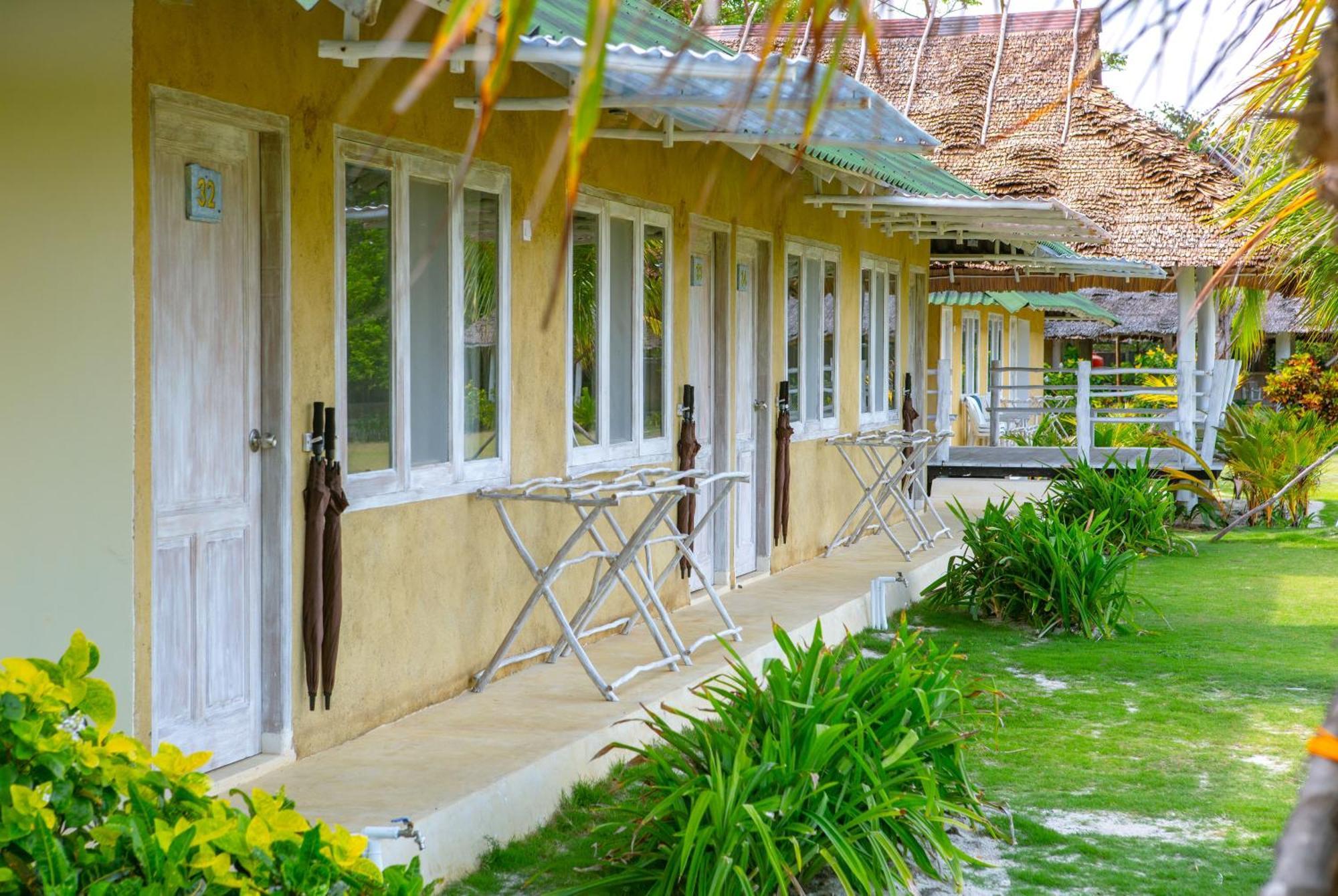 Trikora Beach Club And Resort Teluk Bakau Exterior foto
