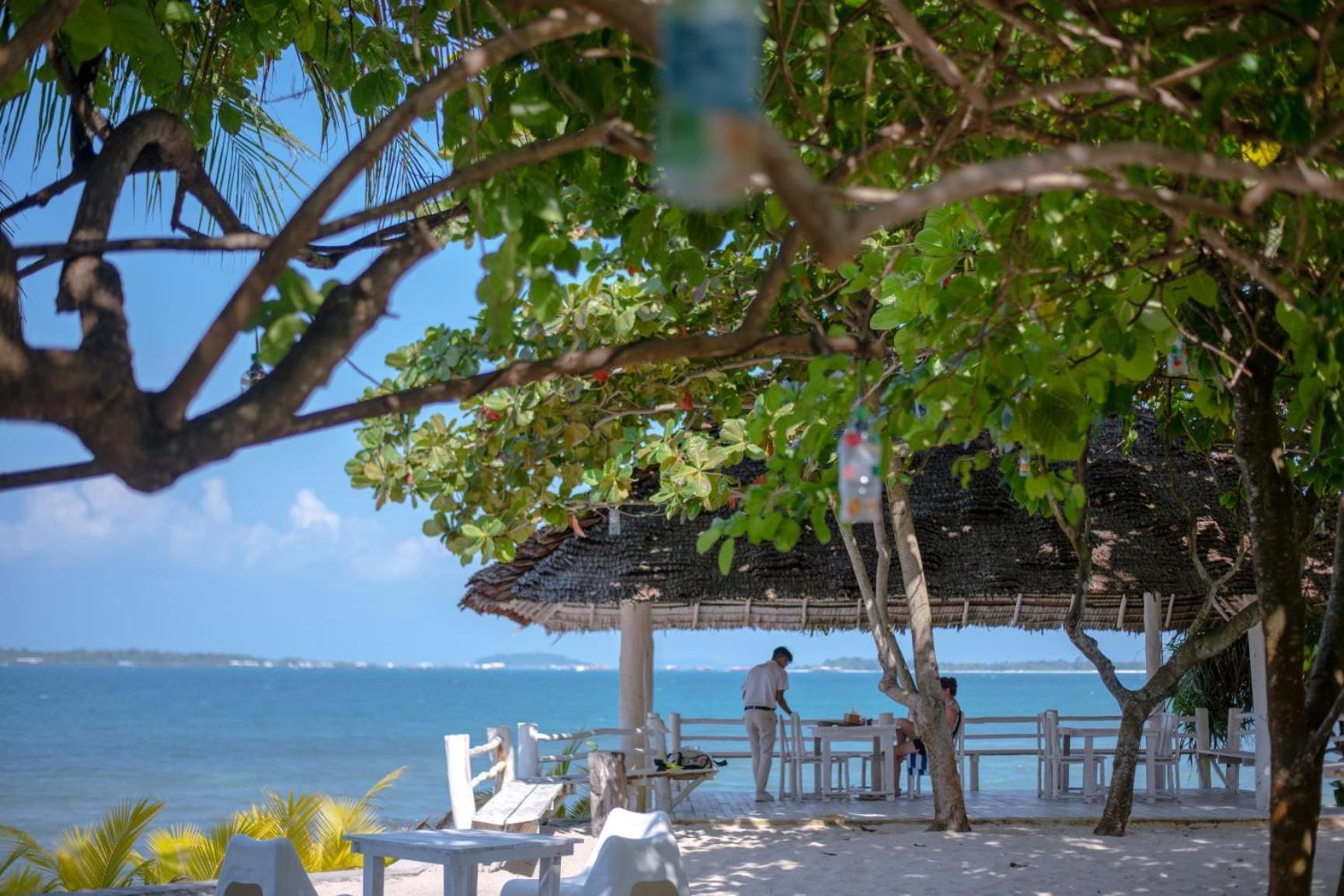 Trikora Beach Club And Resort Teluk Bakau Exterior foto