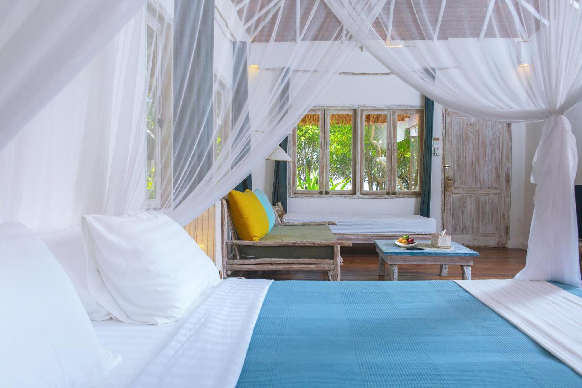 Trikora Beach Club And Resort Teluk Bakau Exterior foto