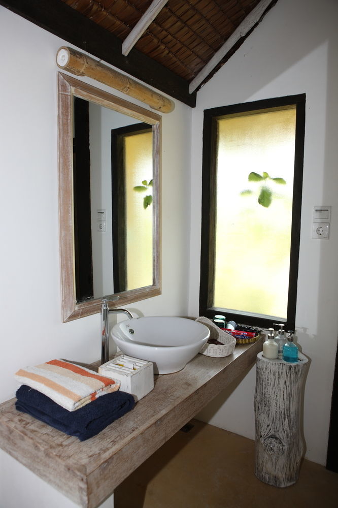 Trikora Beach Club And Resort Teluk Bakau Exterior foto