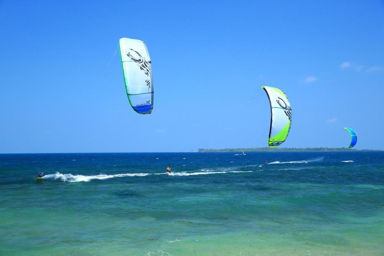 Trikora Beach Club And Resort Teluk Bakau Exterior foto